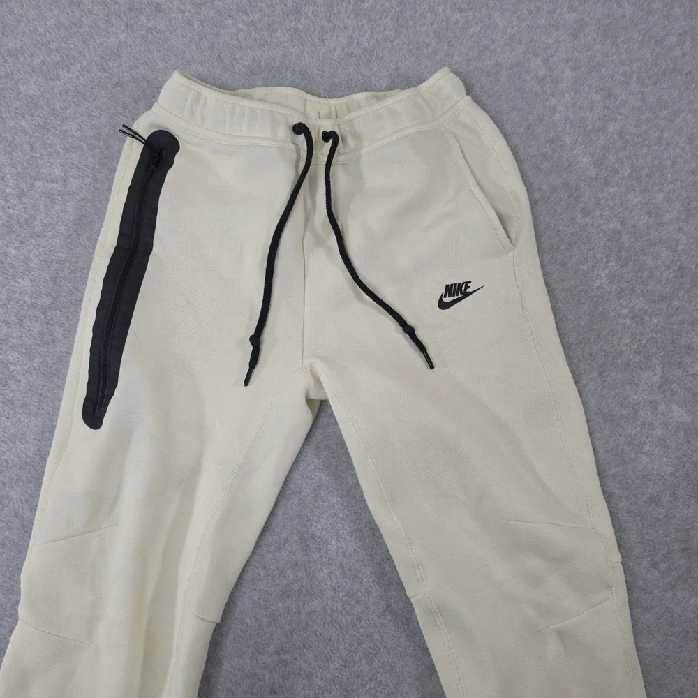 Nike Tech Fleece Jogger Pants Coconut Milk FB8002-113 Men's Size Small Running